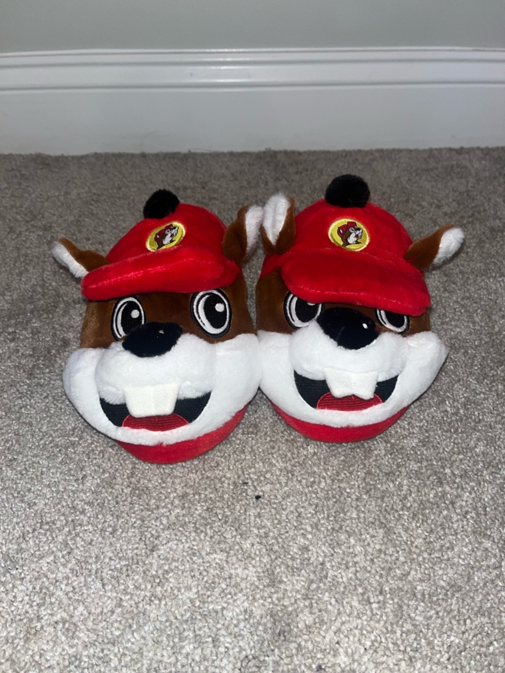 Buc-ee's Red Beaver Novelty Women’s Slippers